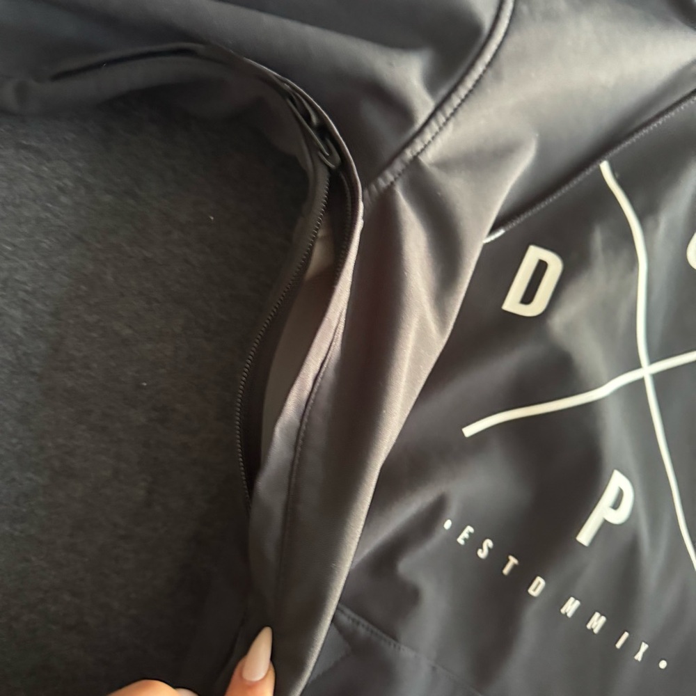 DOPE Yeti black windbreaker snow jacket - Picture 4 of 7